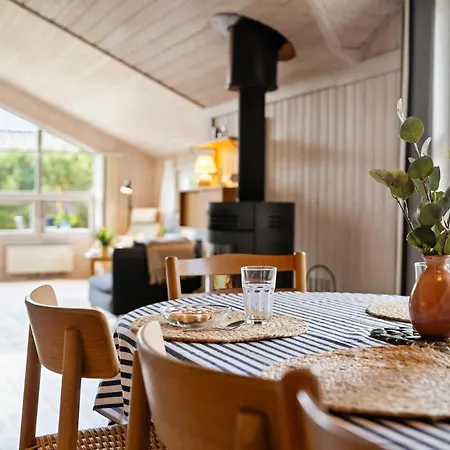 Hébergement de vacances Amazing Home In Saeby With Sauna